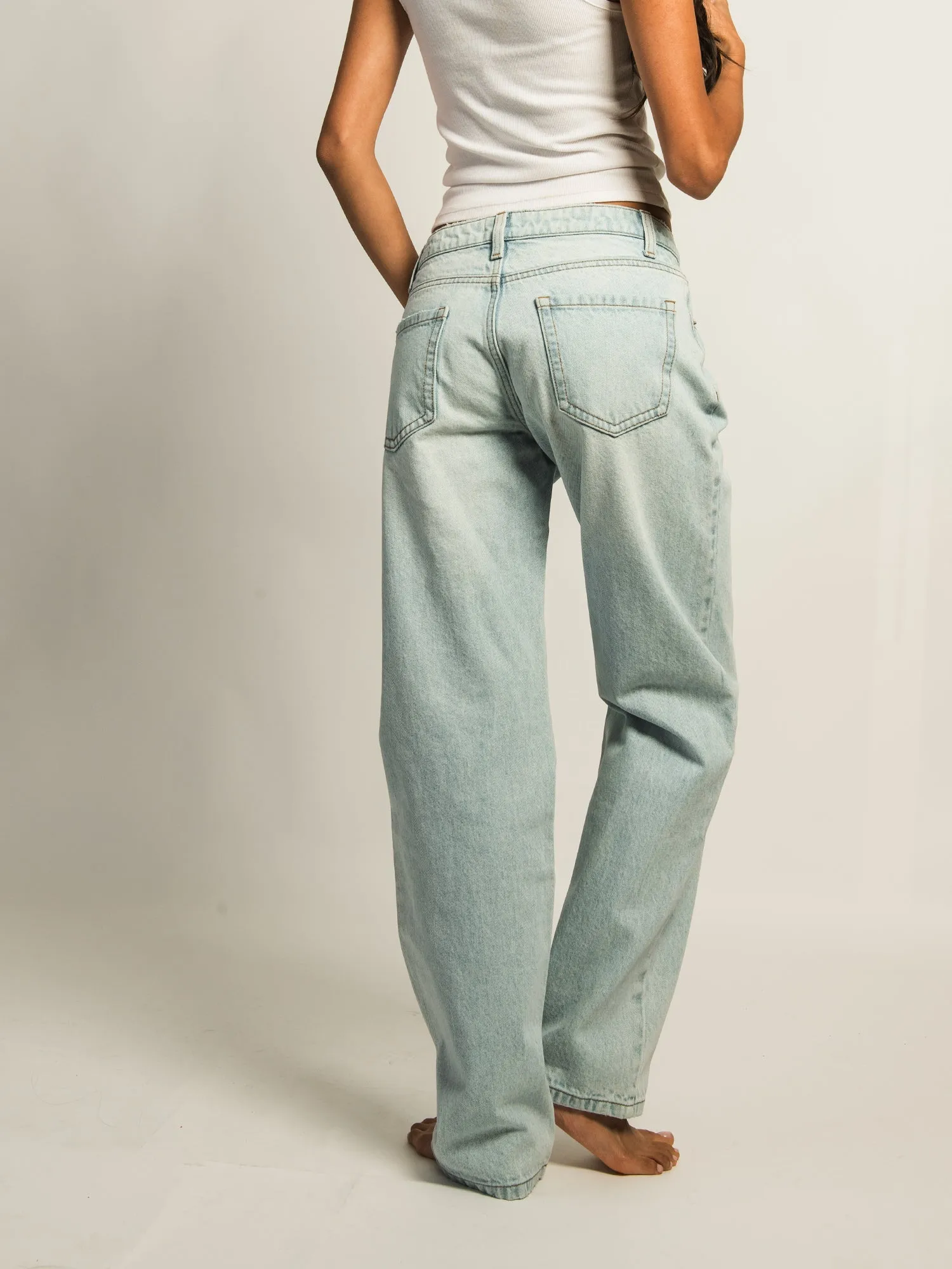 HARLOW BAGGY JEAN - LIGHT WASH DENIM sold by Boathouse product image thumbnail 5