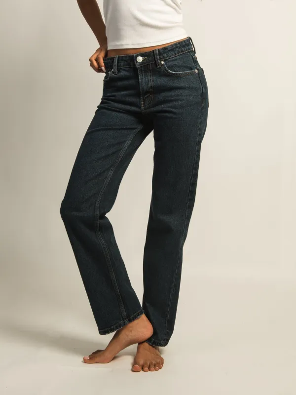 HARLOW MID-RISE STRAIGHT JEAN sold by Boathouse