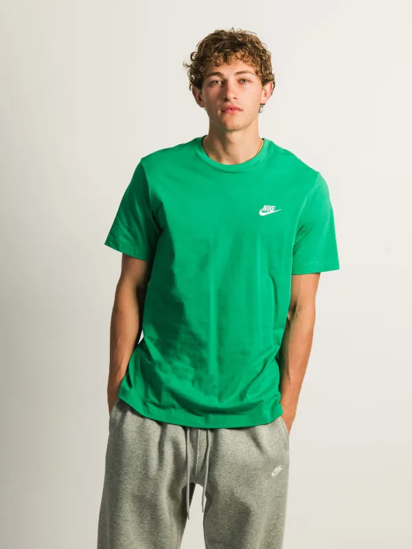 NIKE SPORTSWEAR CLUB T-SHIRT - GREEN made by Nike