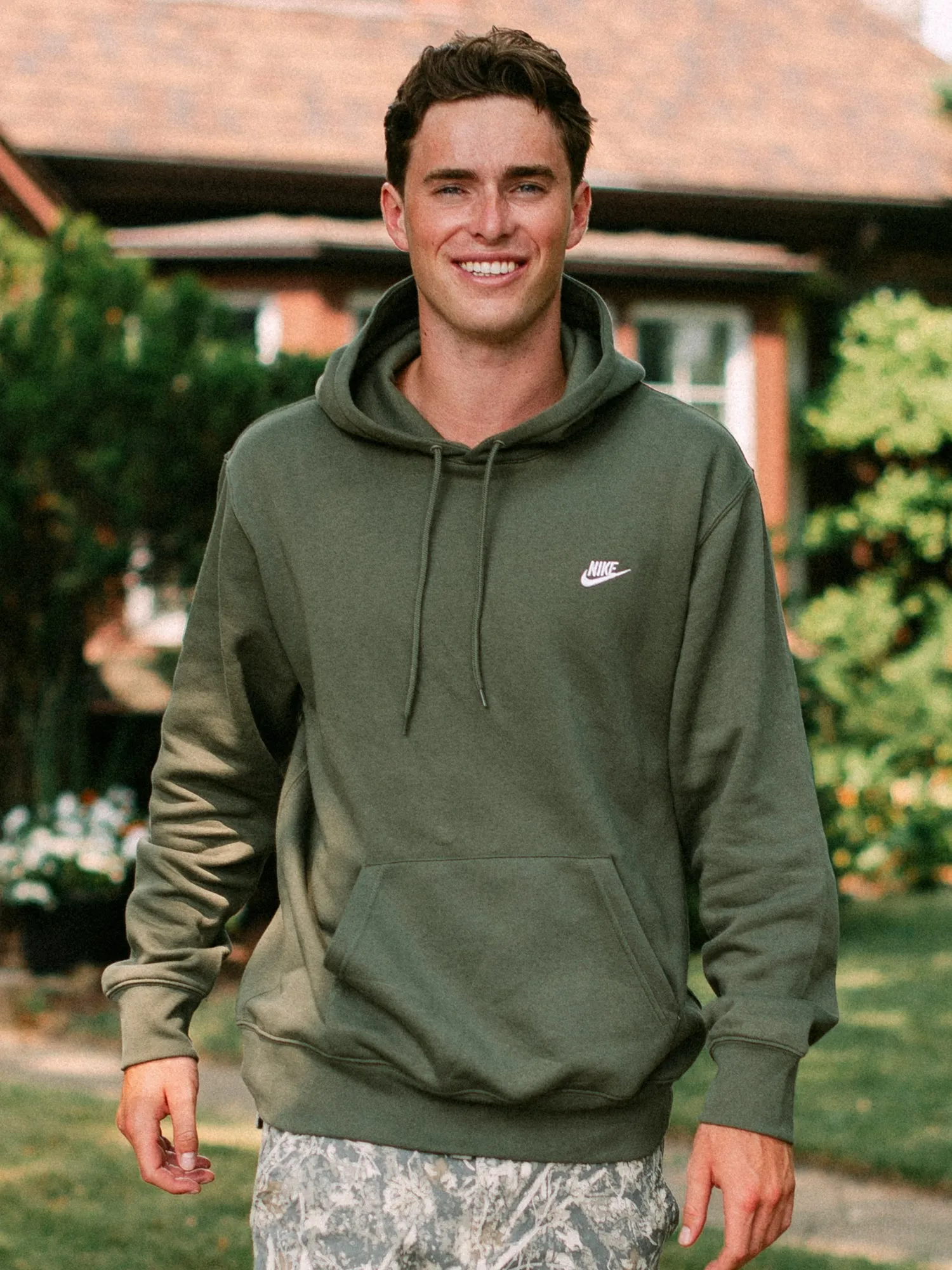 NIKE SPORTSWEAR CLUB PULLOVER HOODIE - OLIVE sold by Boathouse