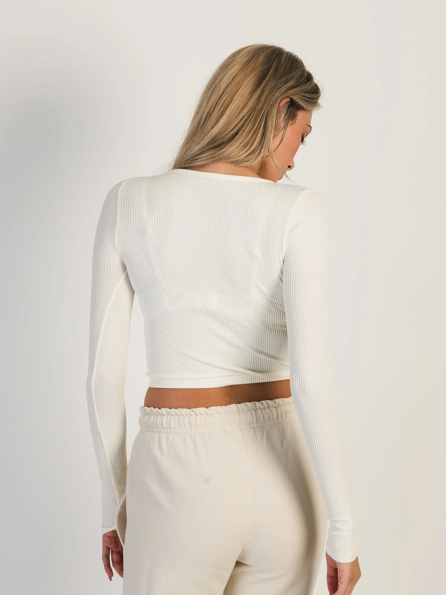 HARLOW HARPER SEAMLESS NOTCH LONG SLEEVE - CREAM - CLEARANCE sold by Boathouse product image thumbnail 5