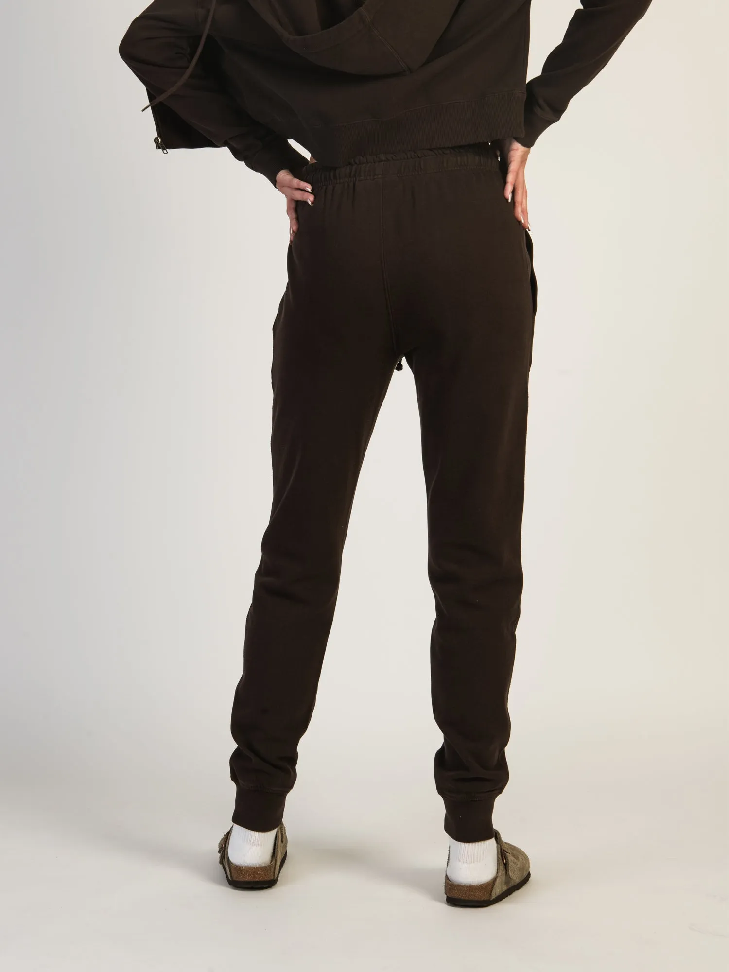 HARLOW HIGH RISE FLEECE JOGGER - CHOCOLATE - CLEARANCE sold by Boathouse product image thumbnail 4