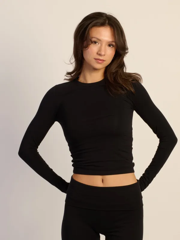 HARLOW GIA LONGSLEEVE - BLACK sold by Boathouse