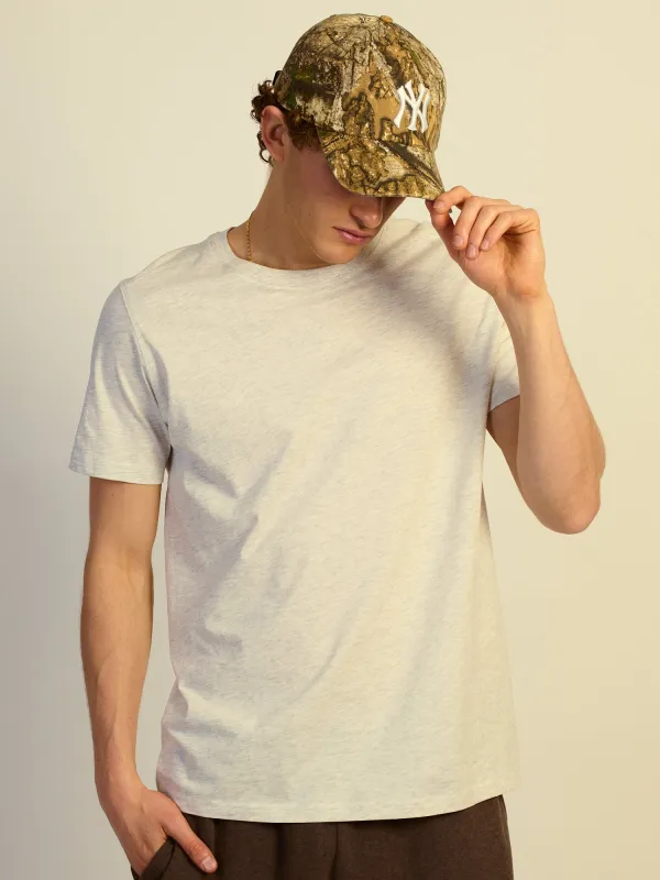 VICTOR CREWNECK - OATMEAL made by Boathouse