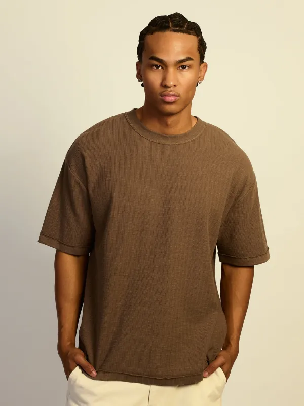 KOLBY LOOSE FIT TEXT TEE - IRON made by Kolby