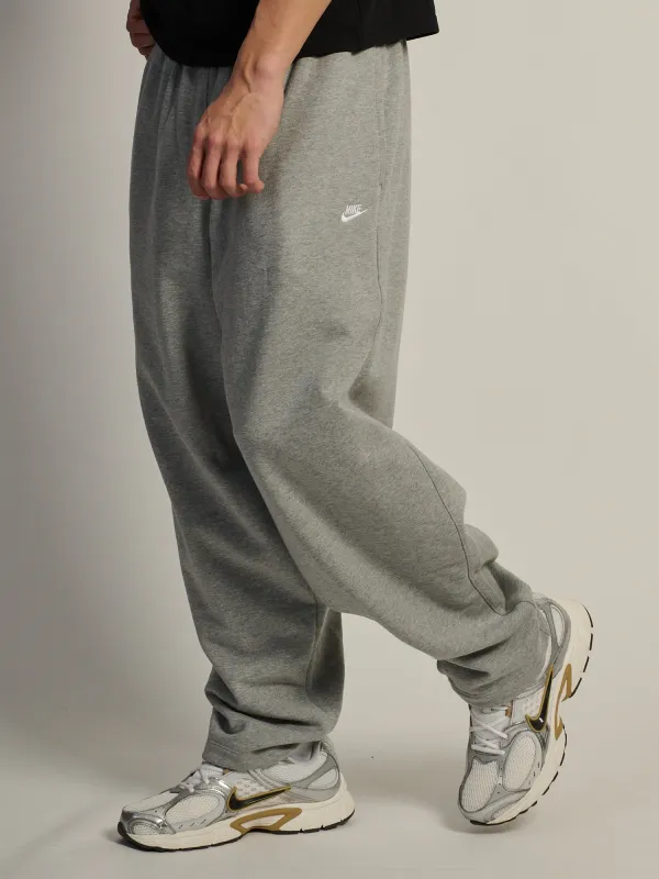 NIKE OVERSIZED FLEECE PANT sold by Boathouse