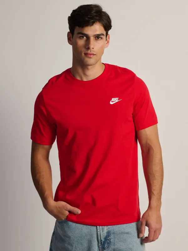 NIKE SPORTSWEAR CLUB T-SHIRT - RED made by Nike
