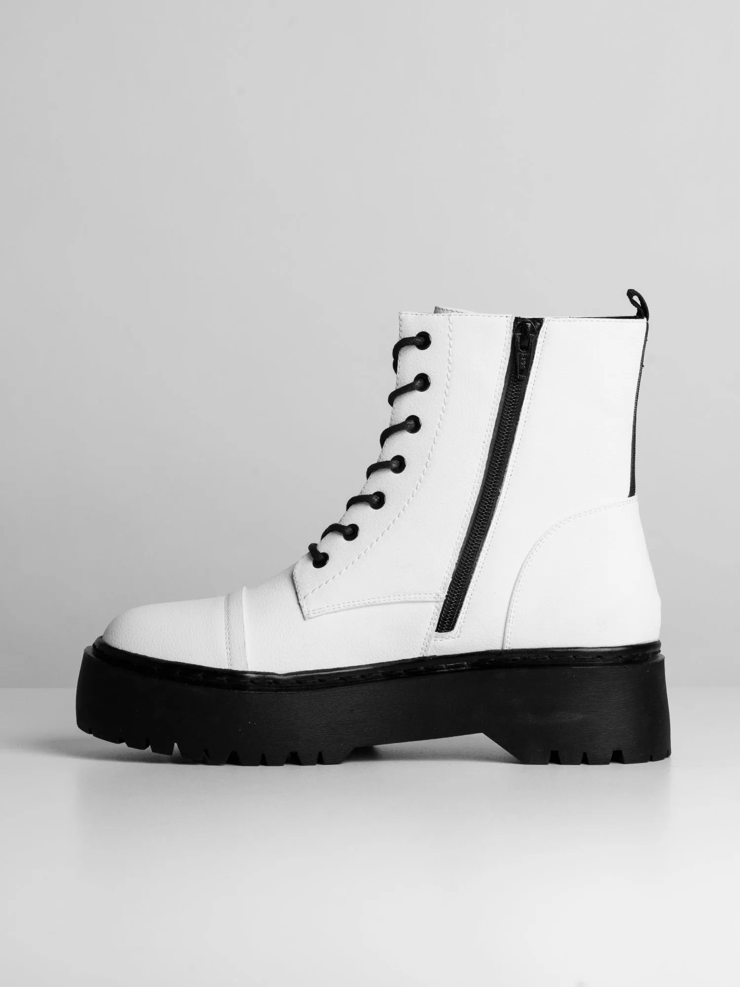 WOMENS HARLOW LUNA SHORT BOOT - CLEARANCE sold by Boathouse product image thumbnail 4
