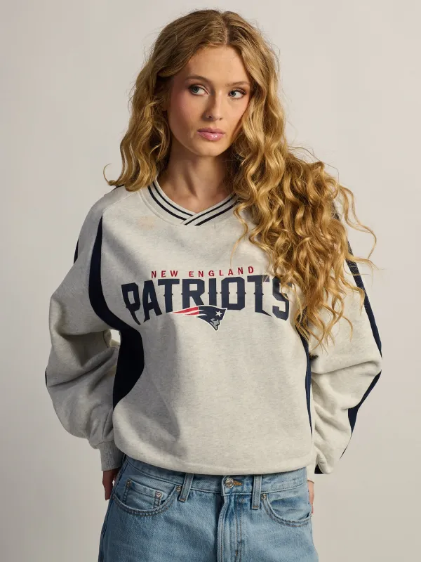 NFL NEW ENGLAND PATRIOTS V CREWNECK made by NFL