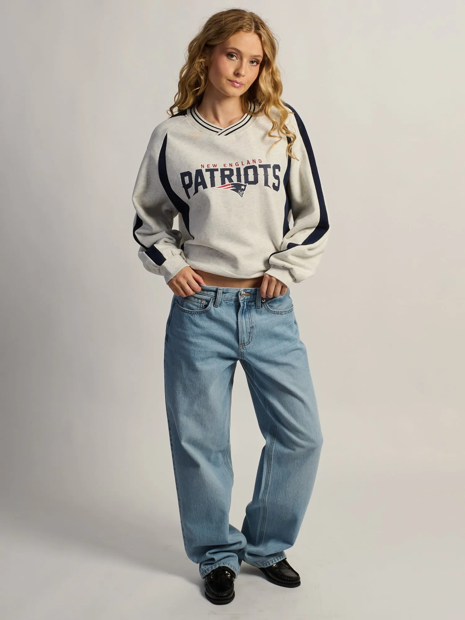 NFL NEW ENGLAND PATRIOTS V CREWNECK sold by Boathouse product image thumbnail 2