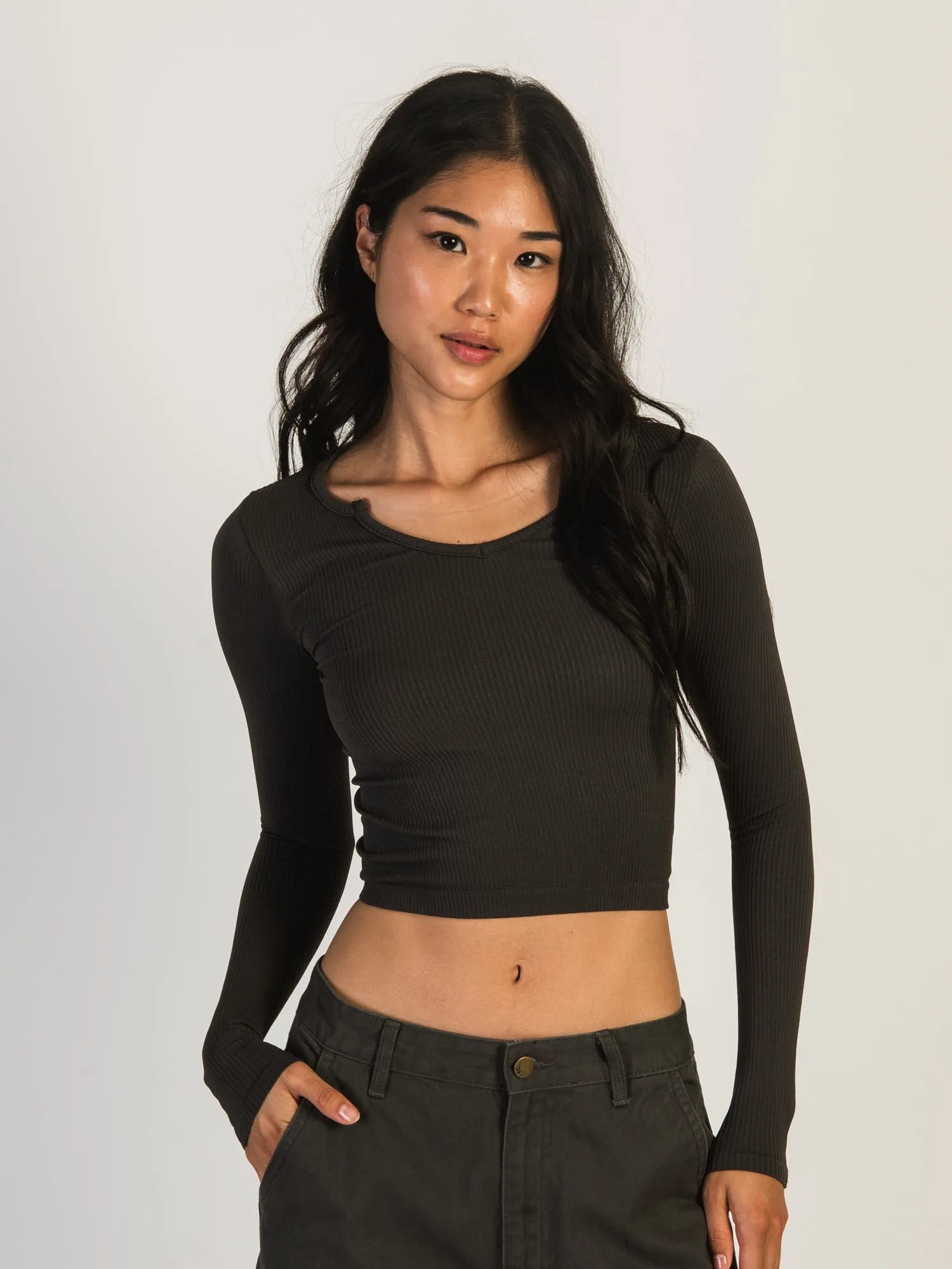 HARLOW HARPER SEAMLESS NOTCH LONG SLEEVE - CHARCOAL sold by Boathouse product image thumbnail 2
