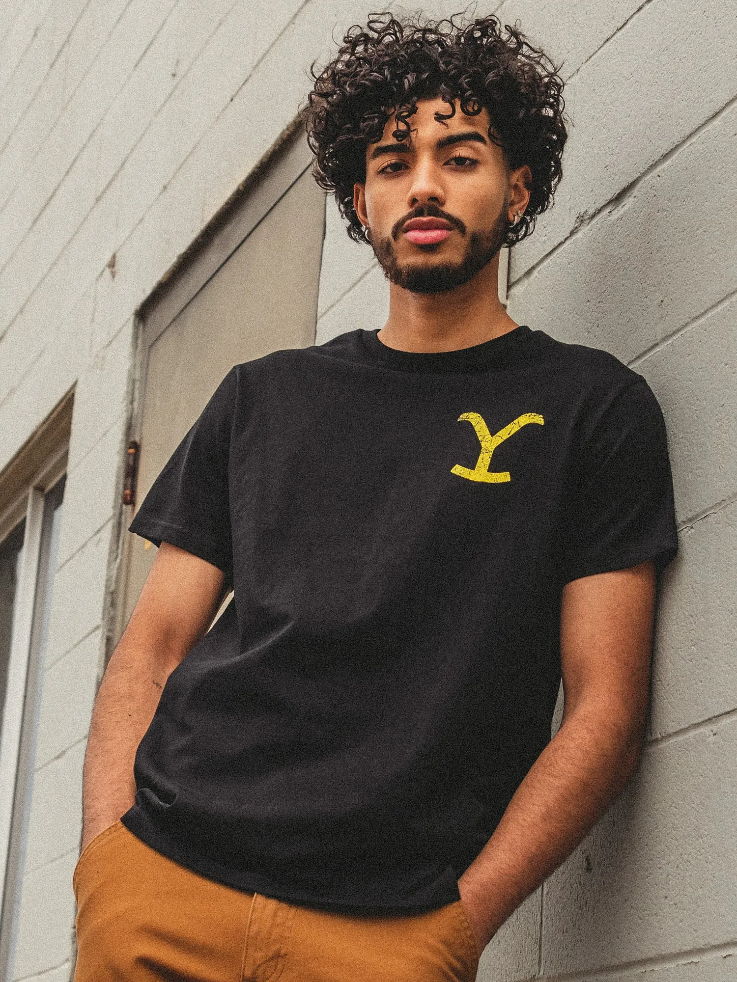 VISION11 DUTTON RANCH YELLOWSTONE SILHOUETTE T-SHIRT - CLEARANCE sold by Boathouse