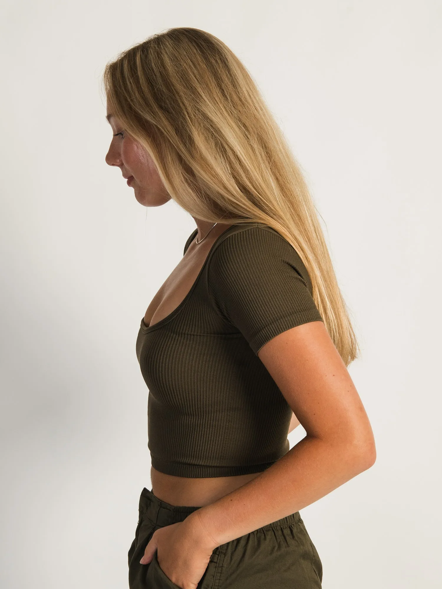 HARLOW SQUARE NECK SEAMLESS T-SHIRT - GREEN - CLEARANCE sold by Boathouse product image thumbnail 2