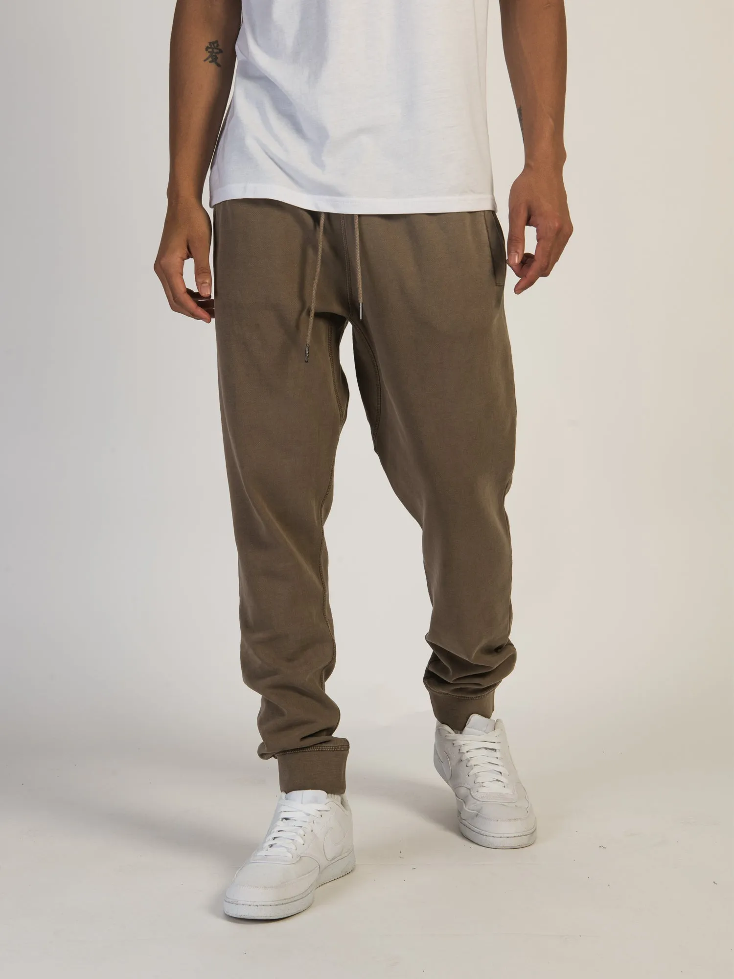 KOLBY GARMENT DYE SLIM JOGGER sold by Boathouse