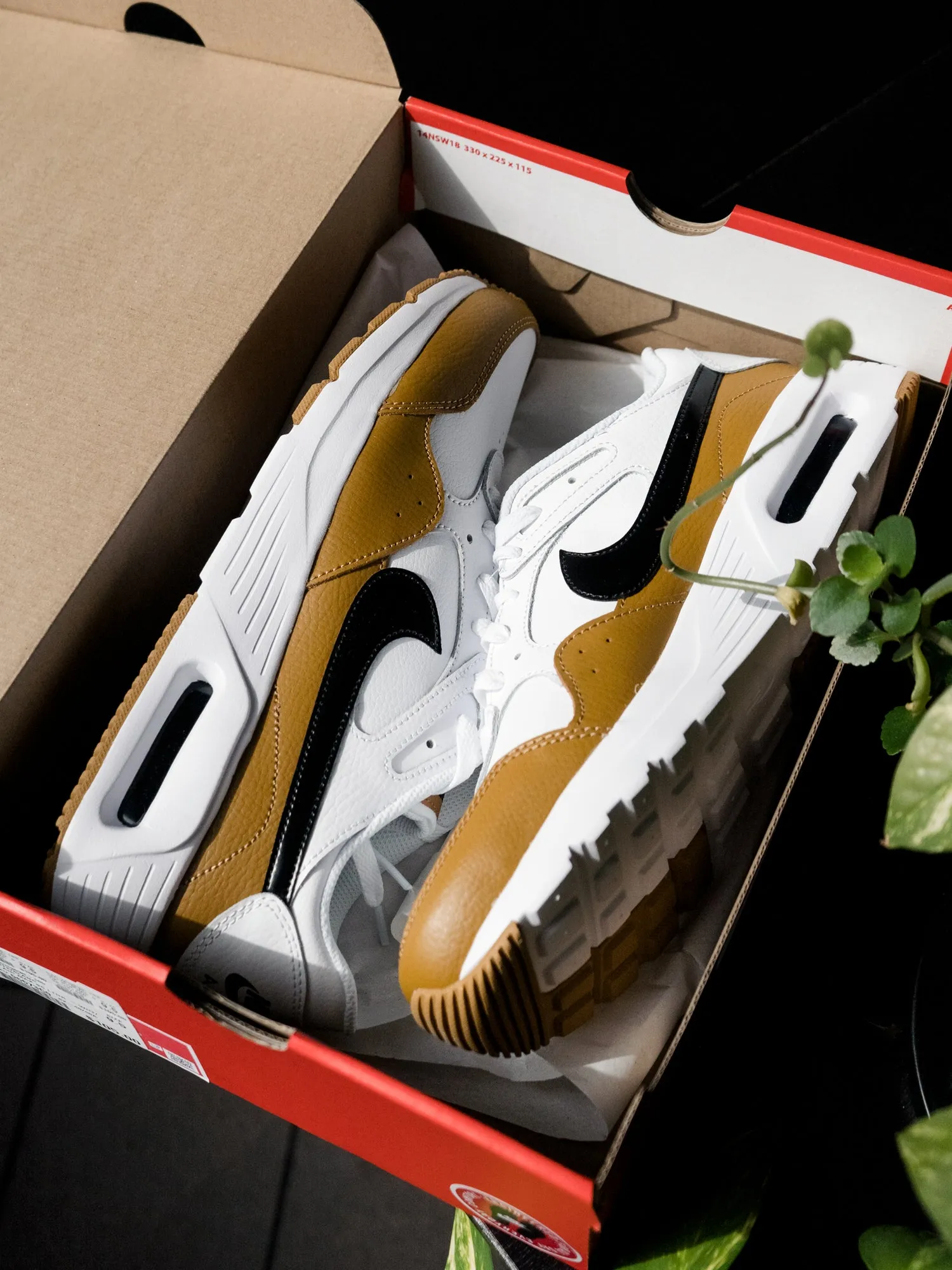MENS NIKE AIR MAX SC LEATHER SNEAKER - CLEARANCE sold by Boathouse product image thumbnail 3