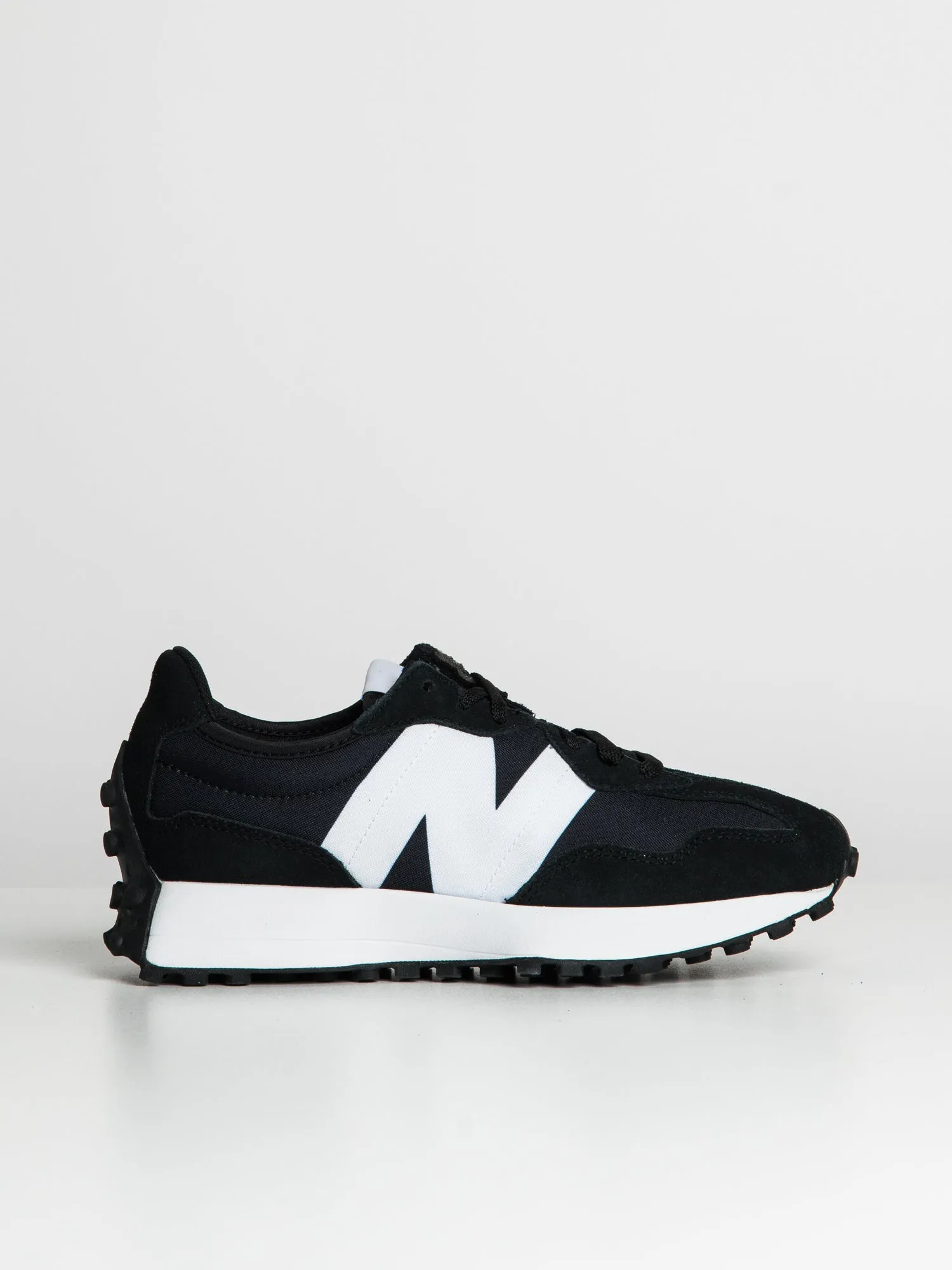 WOMENS NEW BALANCE THE 327 - CLEARANCE sold by Boathouse