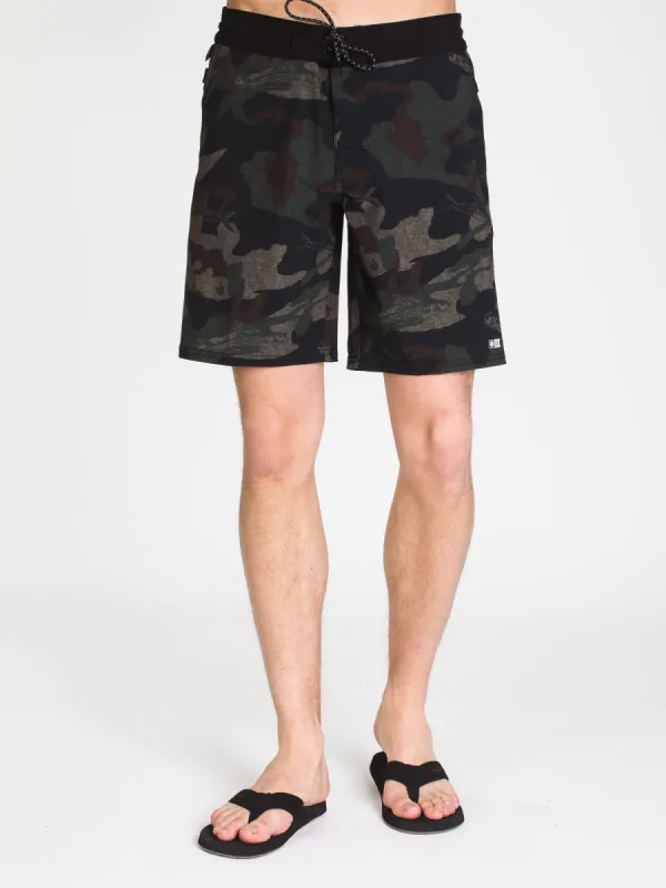 MENS SEAMARK 19' UTL B-SHORT - CAMO - CLEARANCE sold by Boathouse