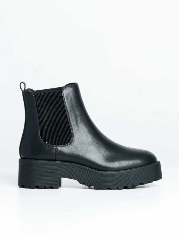 WOMENS FAYE SHORT BOOT - CLEARANCE sold by Boathouse