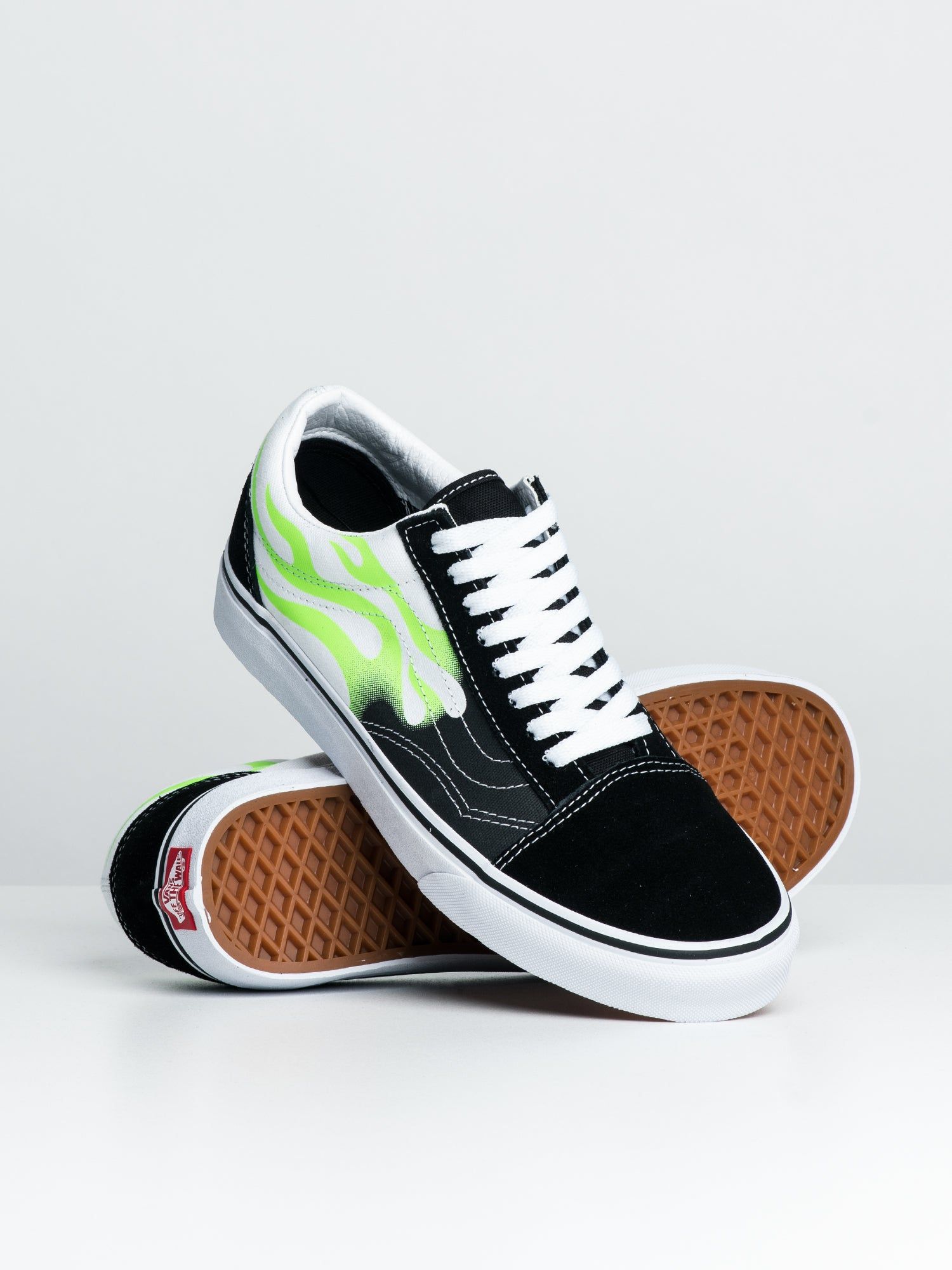 MENS OLD SKOOL SNEAKER - CLEARANCE sold by Boathouse product image thumbnail 2