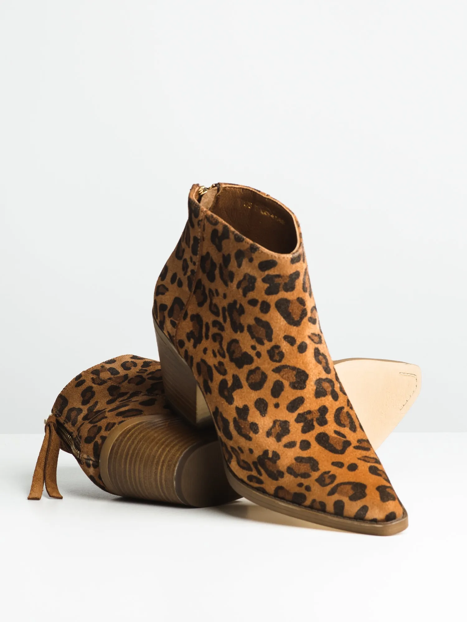 WOMENS JORDAN - LEOPARD-D4 - CLEARANCE sold by Boathouse product image thumbnail 2