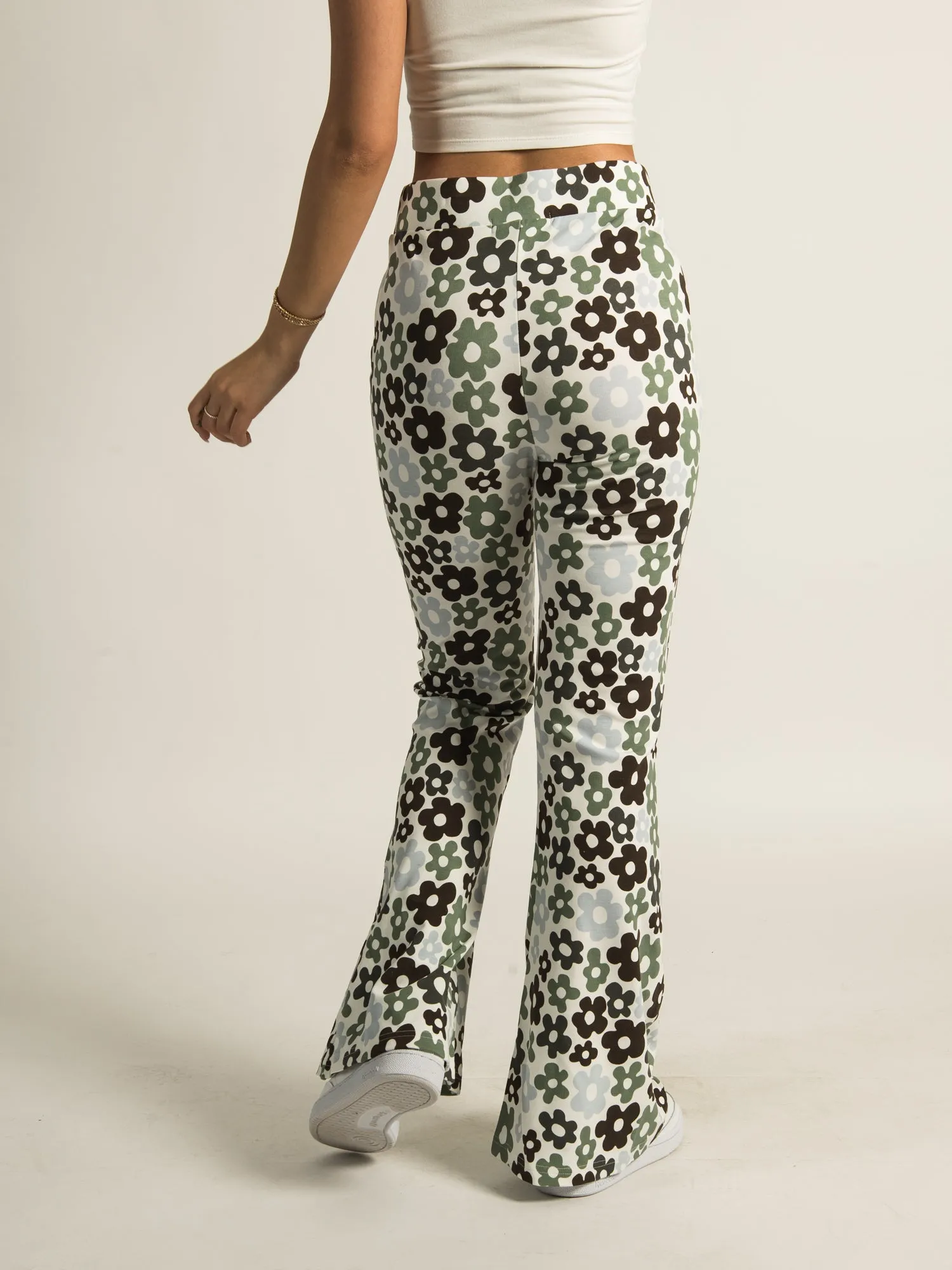 HARLOW HIGHRISE PRINT FLARE PANT - CLEARANCE sold by Boathouse product image thumbnail 4