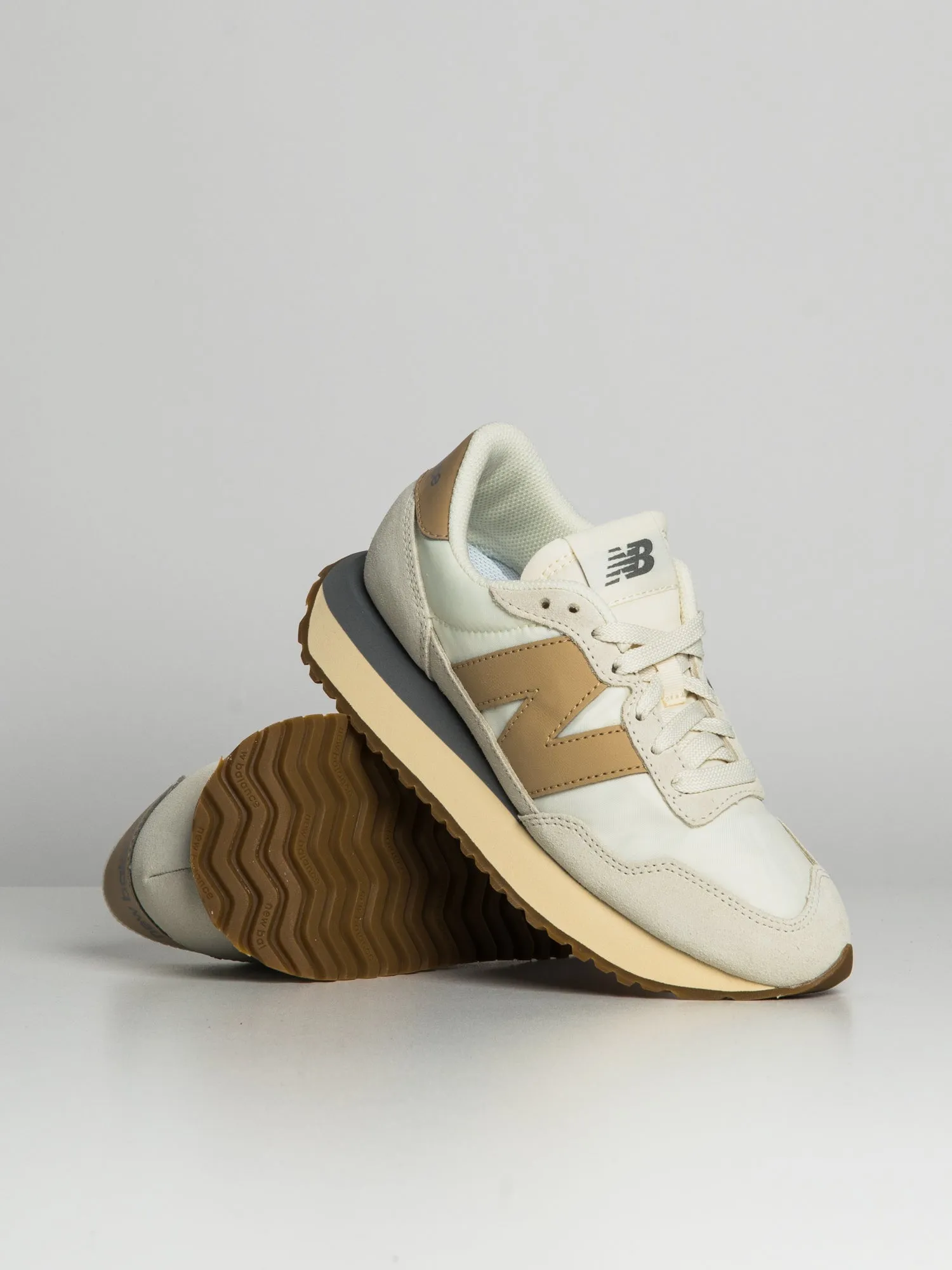 WOMENS NEW BALANCE THE 237 sold by Boathouse product image thumbnail 2