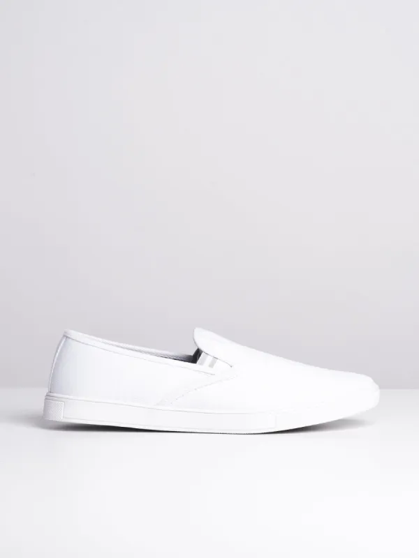 MENS CHASE - WHITE-D2 - CLEARANCE made by Boathouse