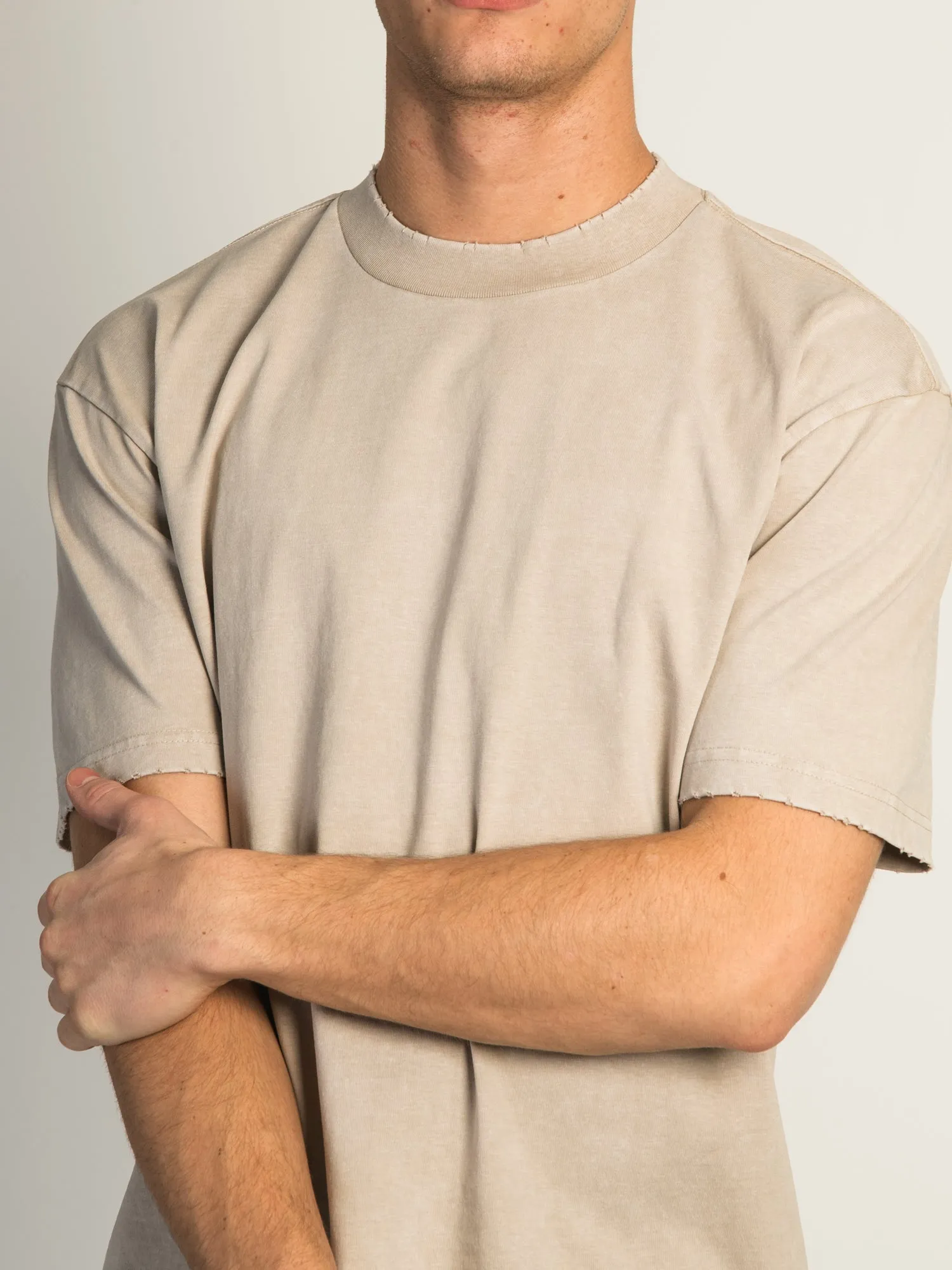 KOLBY HEAVYWEIGHT T-SHIRT - BLACK sold by Kolby product image thumbnail 2