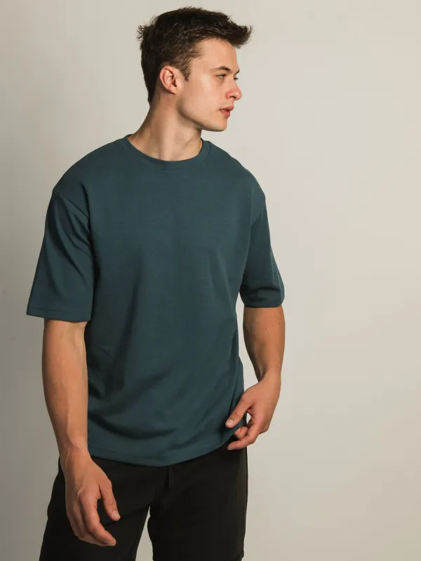 KOLBY KEEP COOL BOXY FIT TEE - PERI sold by Kolby
