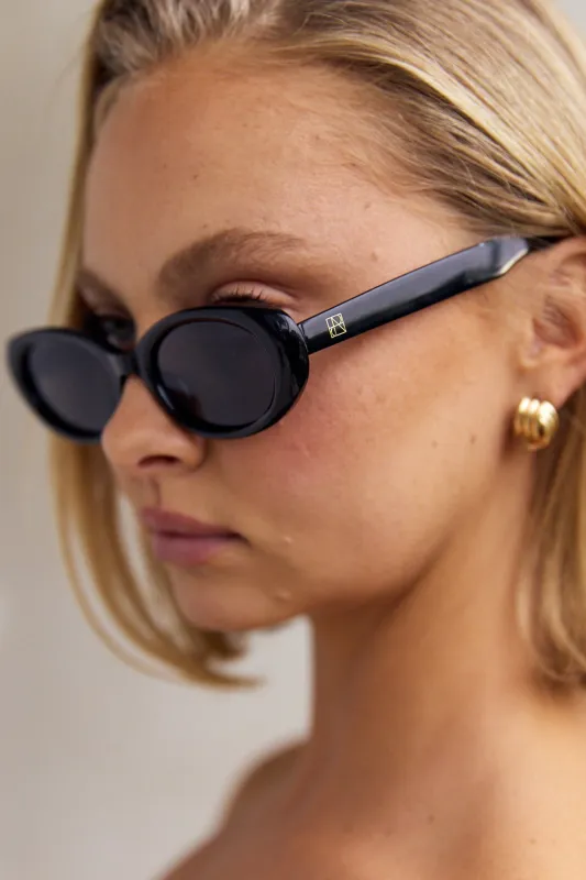 Edith Sunglasses (Black) sold by Runway Scout
