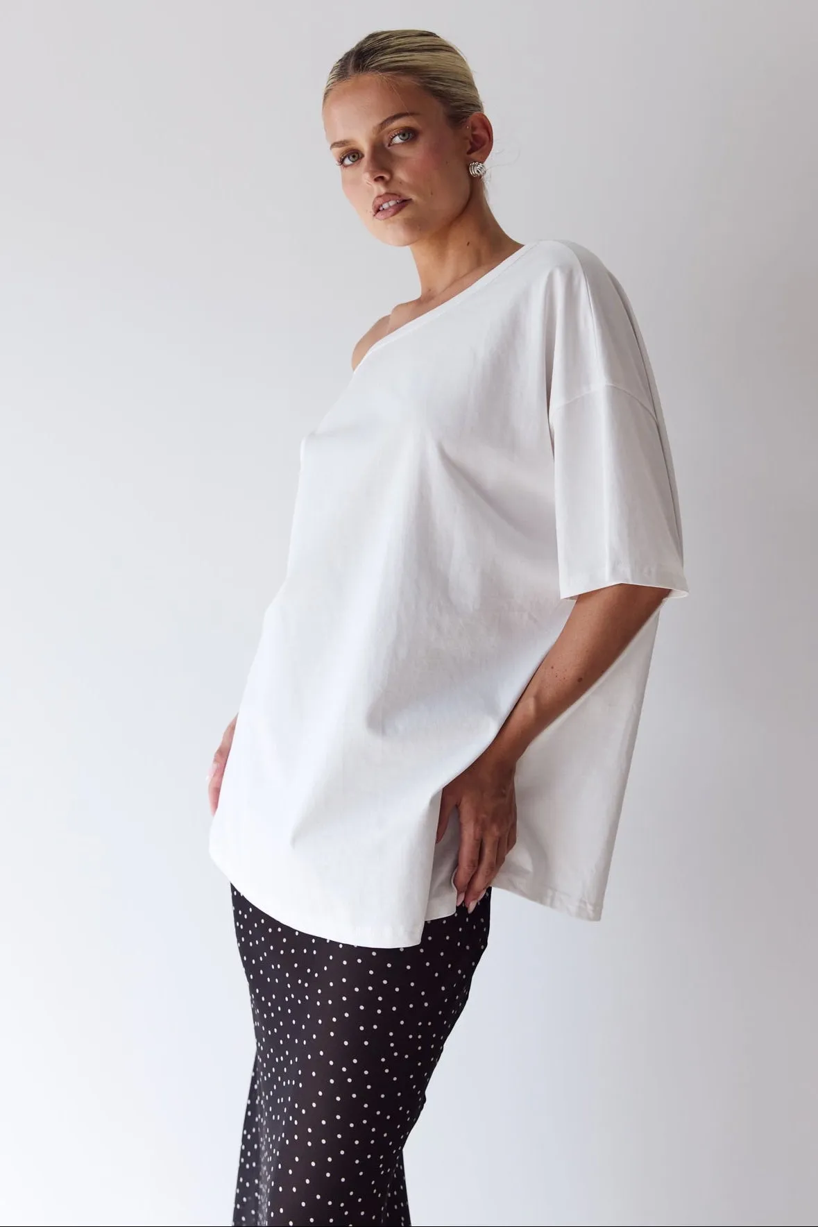 Keegan Set (White/Black) sold by Runway Scout product image thumbnail 4