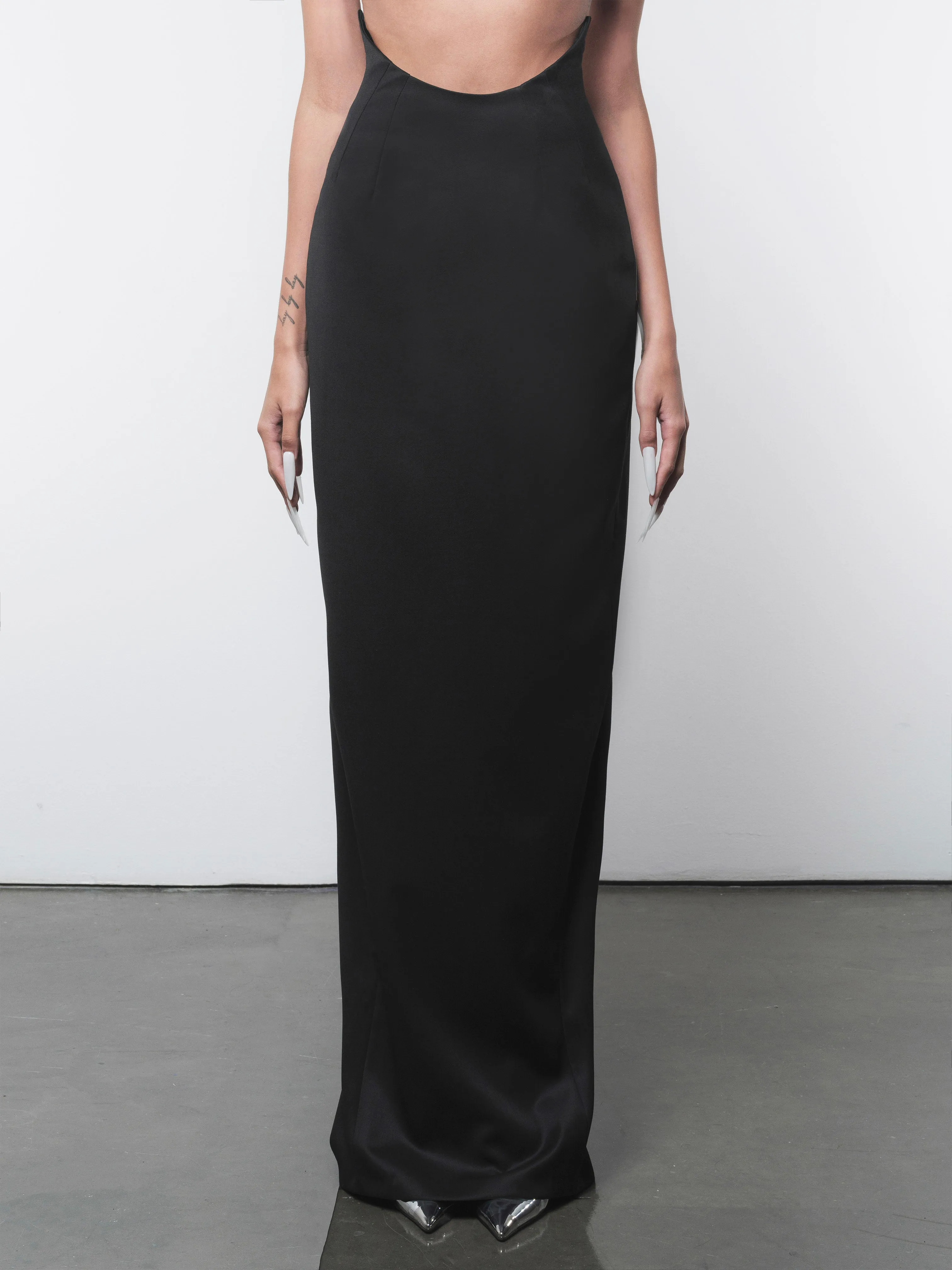 HIGH-WAISTED CRESCENT MAXI SKIRT sold by GRACE LING product image thumbnail 3