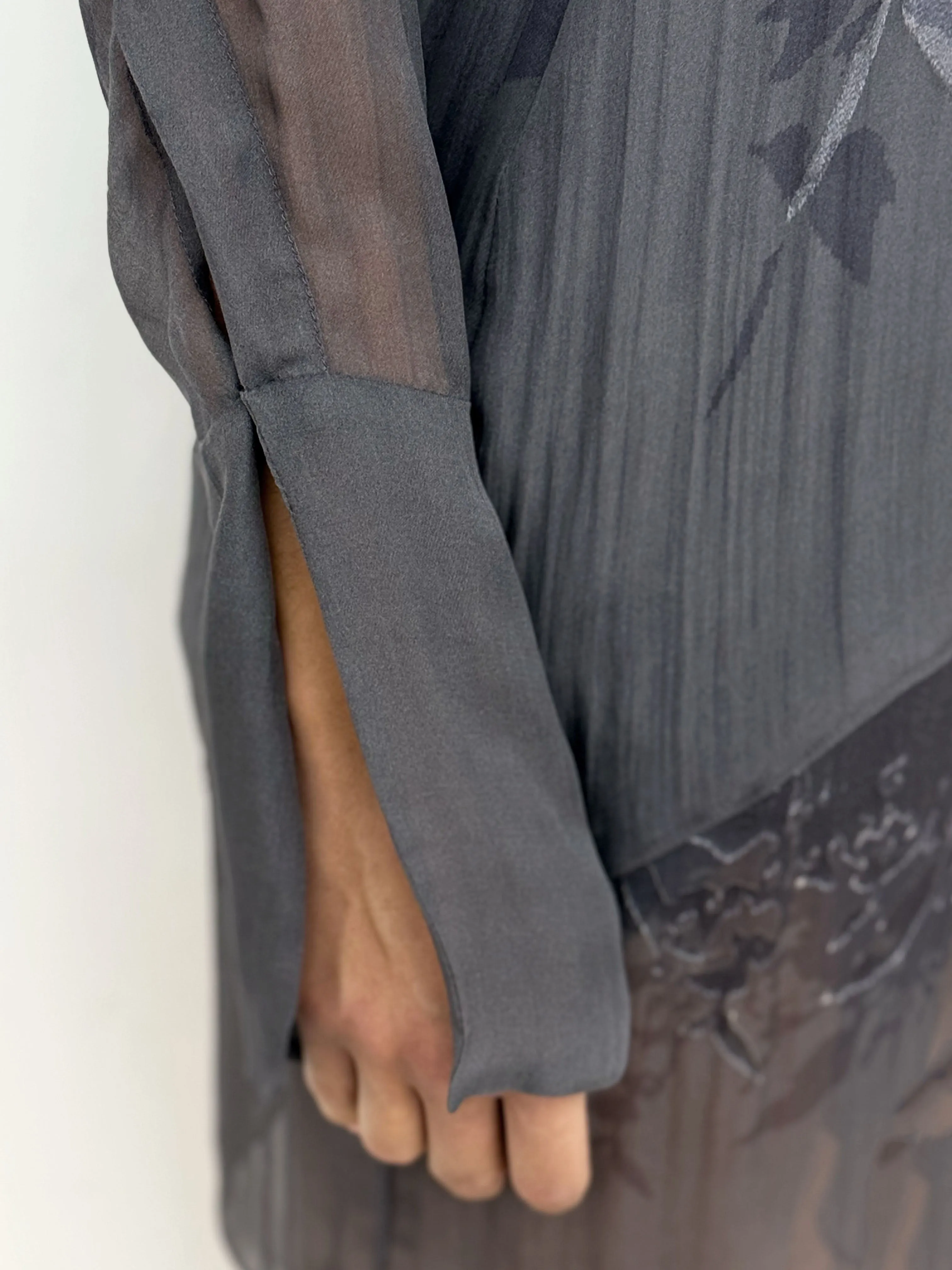 (SS26 PRE-ORDER) FOLIAGE TAILORED SHIRT - DARK GREY sold by GRACE LING product image thumbnail 5