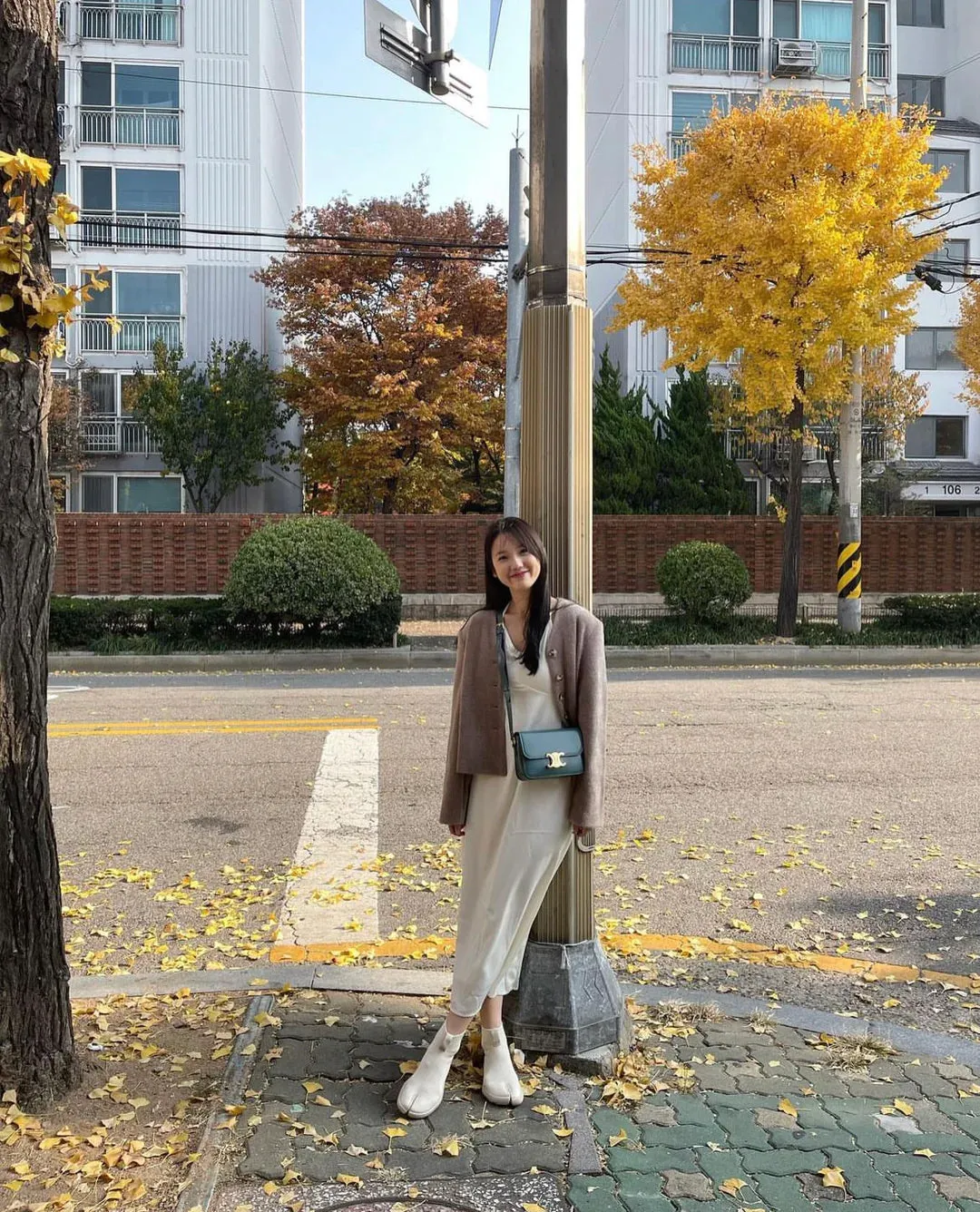 Tabi Hightop Women - Off-white sold by Tabi product image thumbnail 2