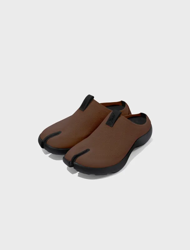 Tabi Mules Men - Chestnut/Black sold by Tabi