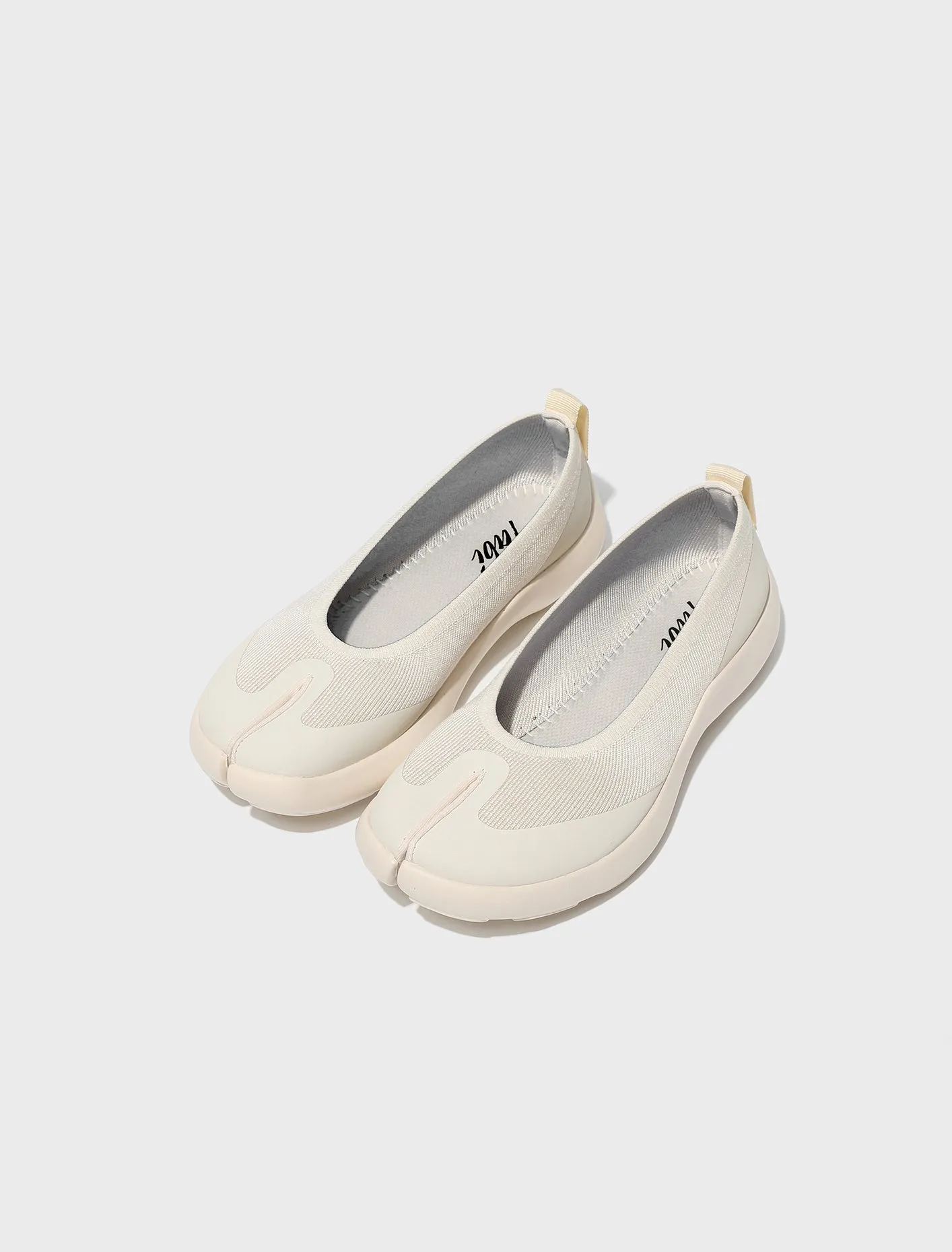 Tabi Ballerina Women - Off-white sold by Tabi