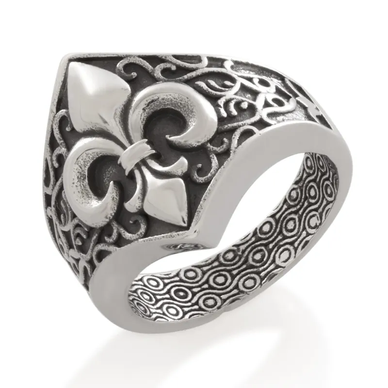 20mm Moto Fleur De Lis Ring made by King Ice