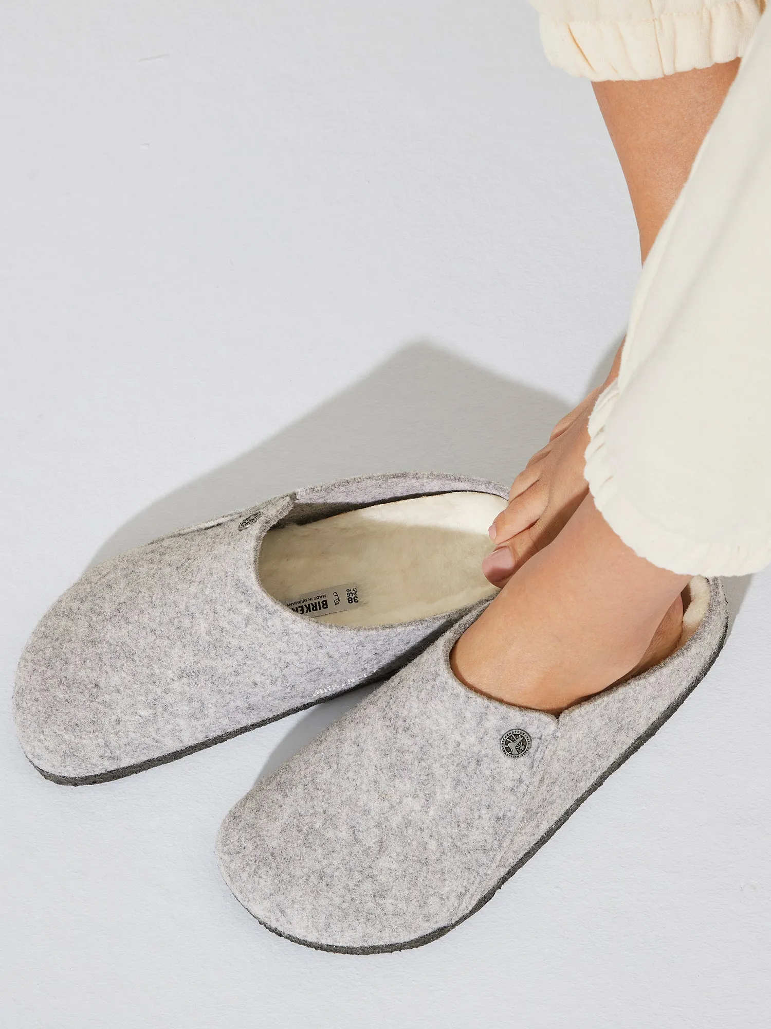 WOMENS BIRKENSTOCK ZERMATT SHEARLING SLIPPERS - MEDIUM/NARROW FIT sold by Blackwell product image thumbnail 3