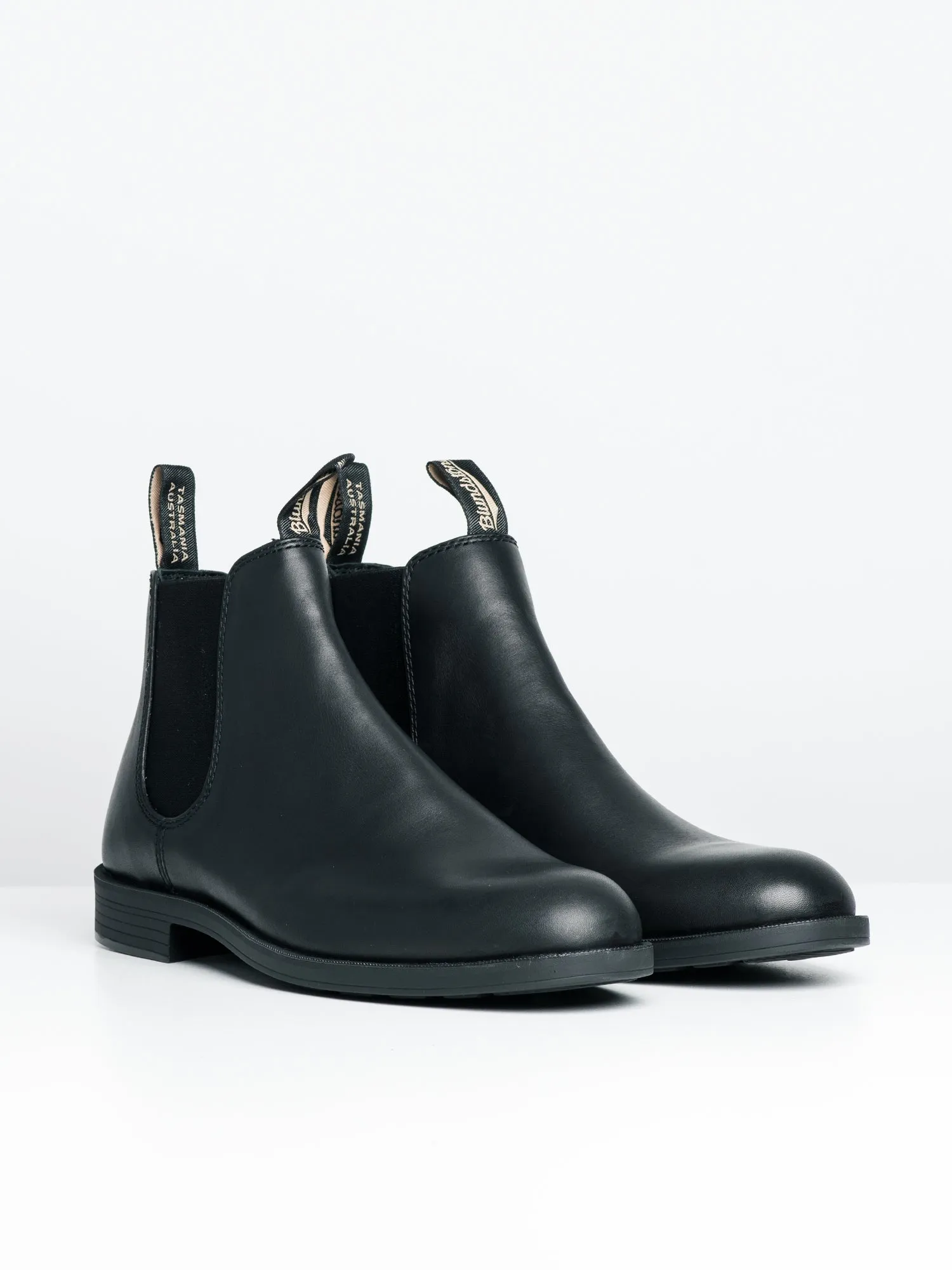 MENS BLUNDSTONE DRESS ANKLE BOOT - BLACK/NOIR sold by Blackwell product image thumbnail 2