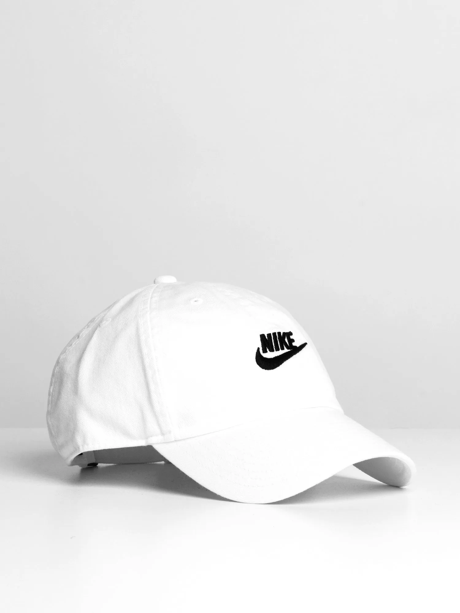NIKE H86 CAP - WHITE sold by Blackwell