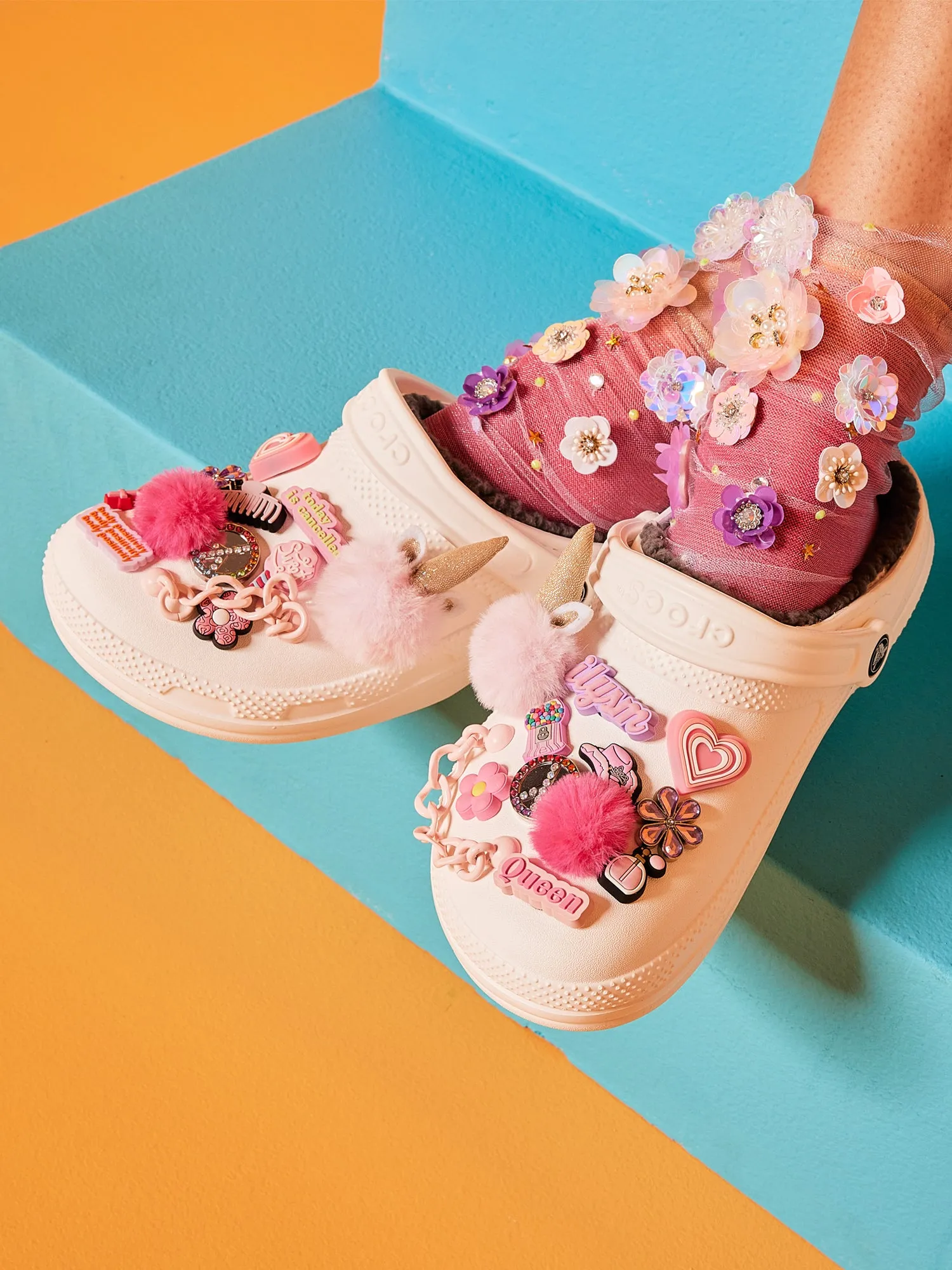 WOMENS CROCS CLASSIC LINED CLOG - WHITE/GREY sold by Blackwell product image thumbnail 3