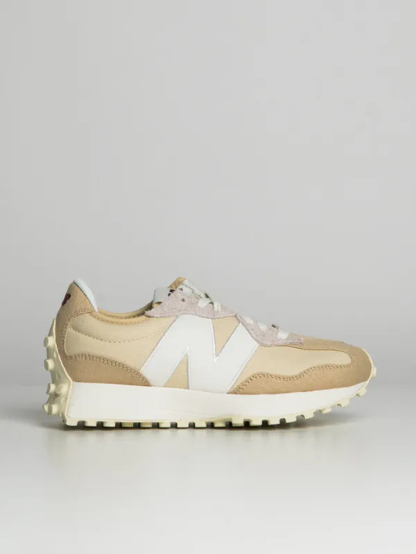 WOMENS NEW BALANCE THE 327 - CLEARANCE sold by Blackwell