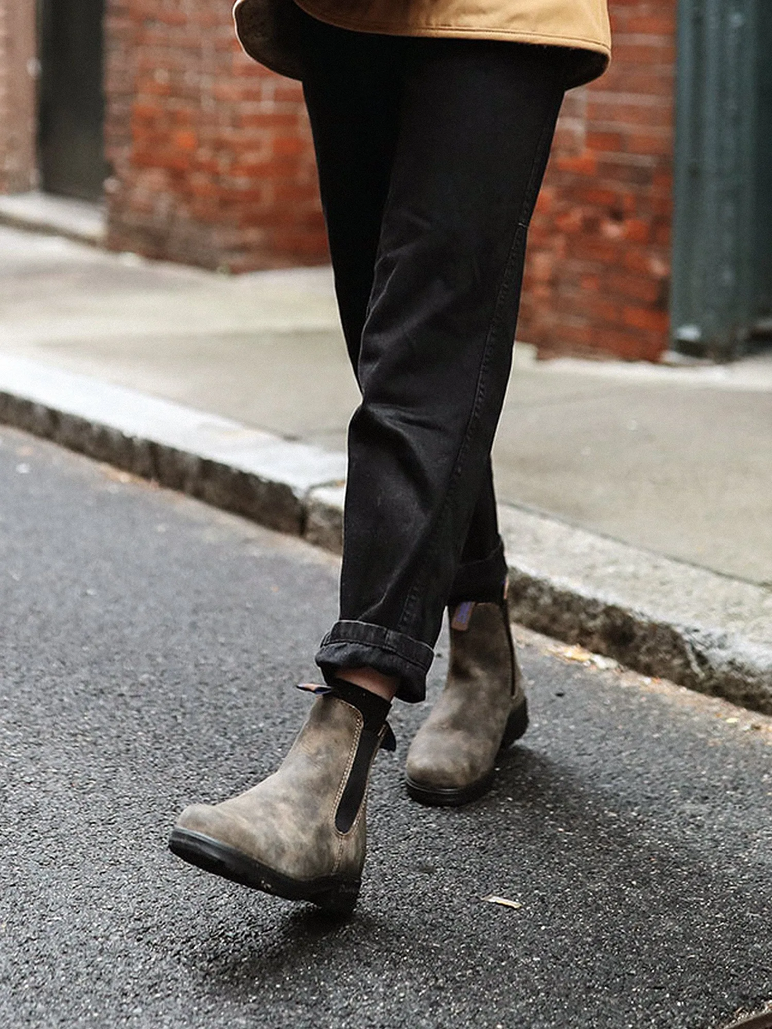 WOMENS BLUNDSTONE HI TOP ORIGINAL RUSTIC BROWN BOOT sold by Blackwell product image thumbnail 3
