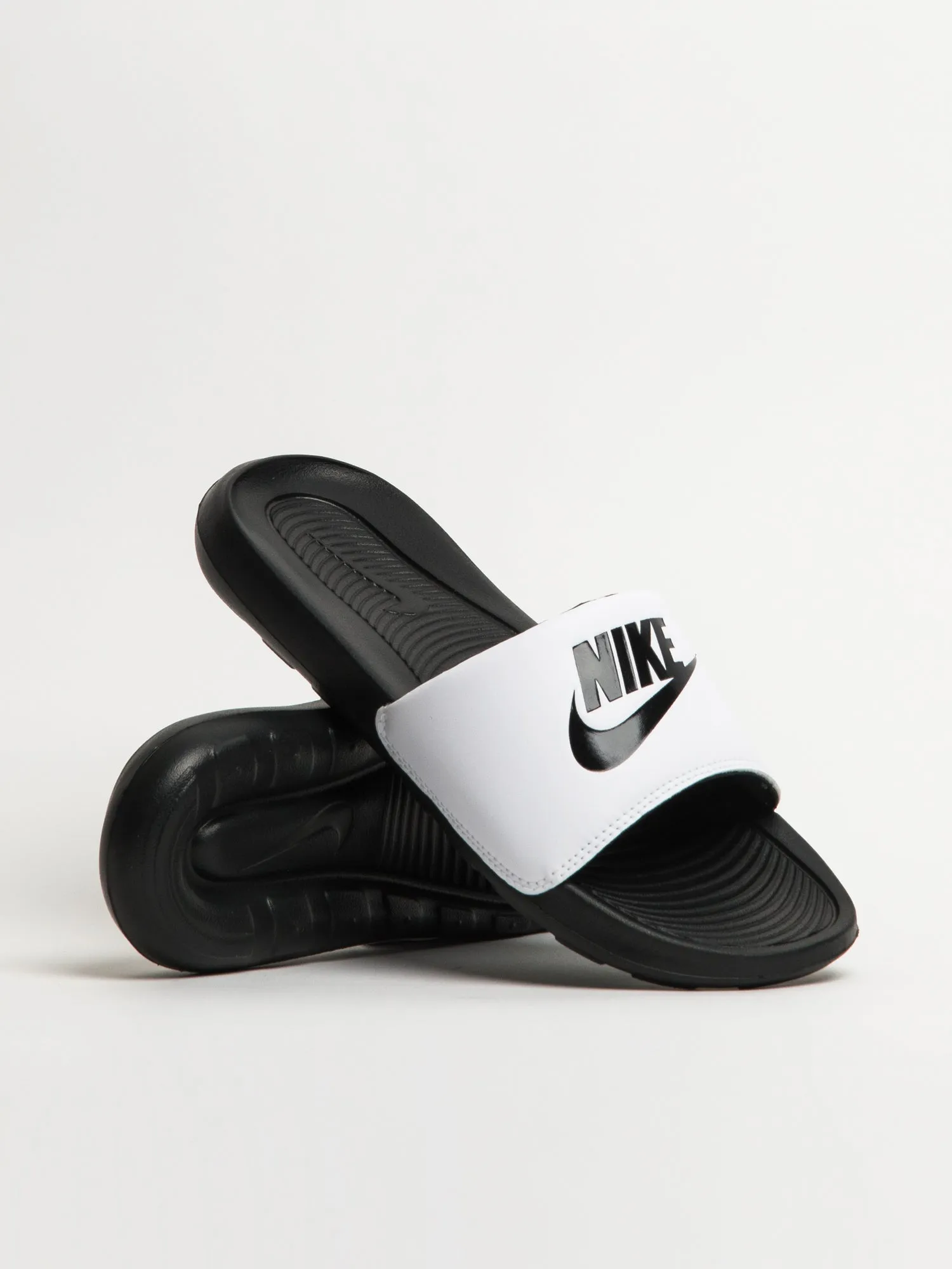 MENS NIKE VICTORI ONE SLIDES - BLACK/WHITE sold by Blackwell product image thumbnail 2