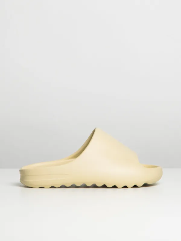 WOMENS SCOUT & TRAIL SQUISHYY sold by Blackwell