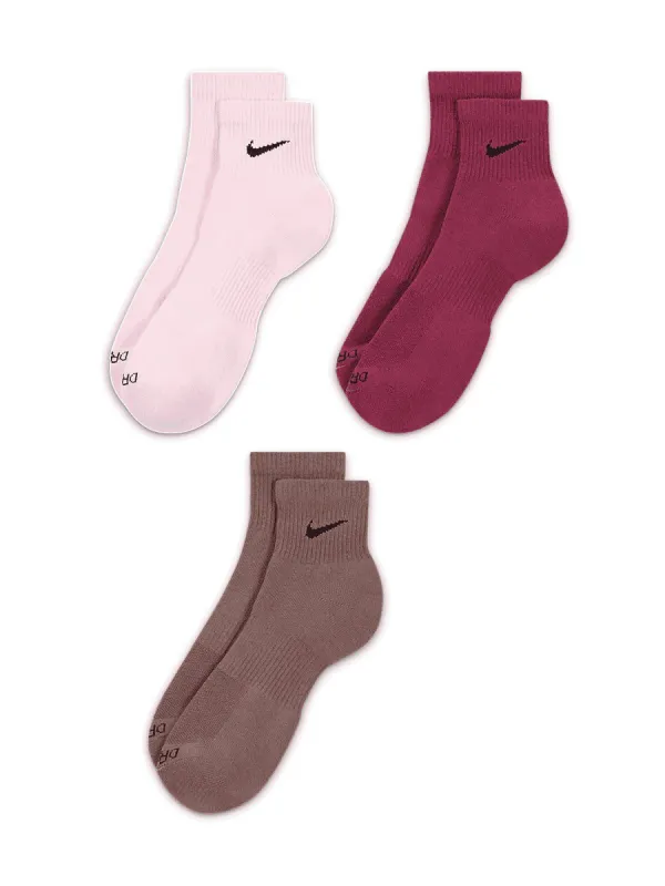 NIKE EVERYDAY PLUS CUSHION TRIANGLE 3PACK made by Blackwell