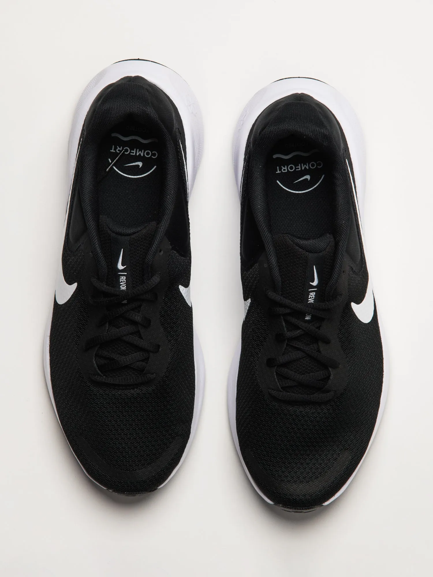 MENS NIKE REVOLUTION 7 RUNNING SHOE - BLACK/WHITE sold by Blackwell product image thumbnail 4