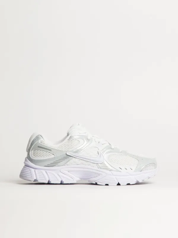 MENS NIKE V5 RNR SNEAKER - WHITE sold by Blackwell