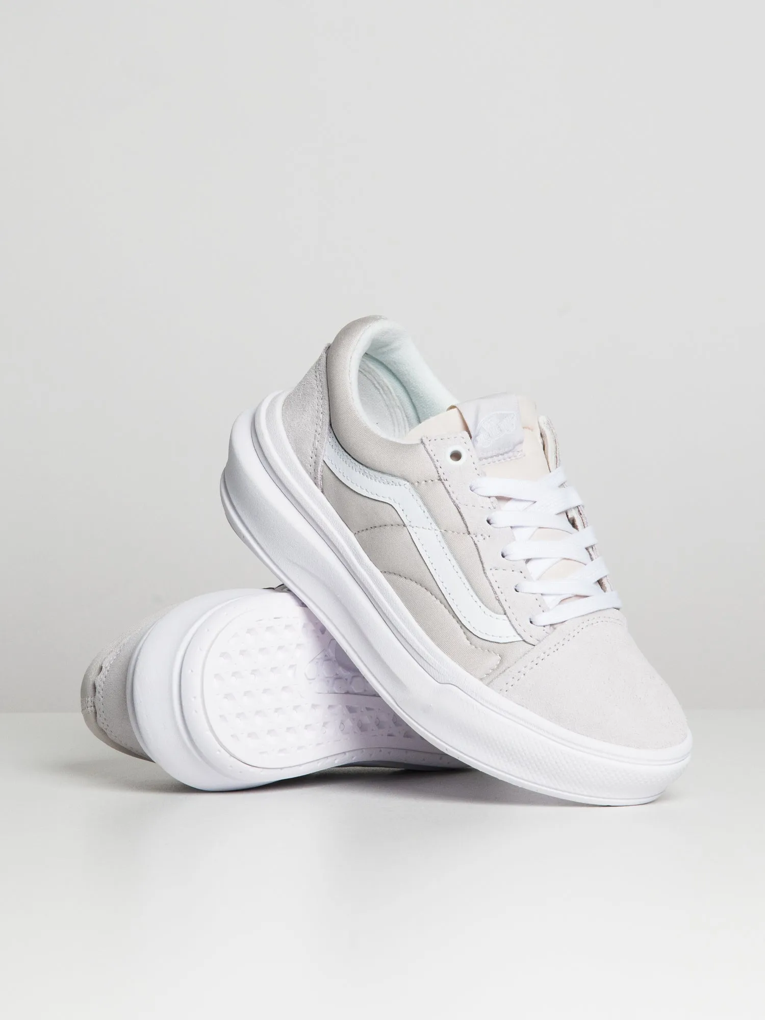 WOMENS VANS COMFYCUSH OLD SKOOL OVERT - CLEARANCE sold by Blackwell product image thumbnail 2