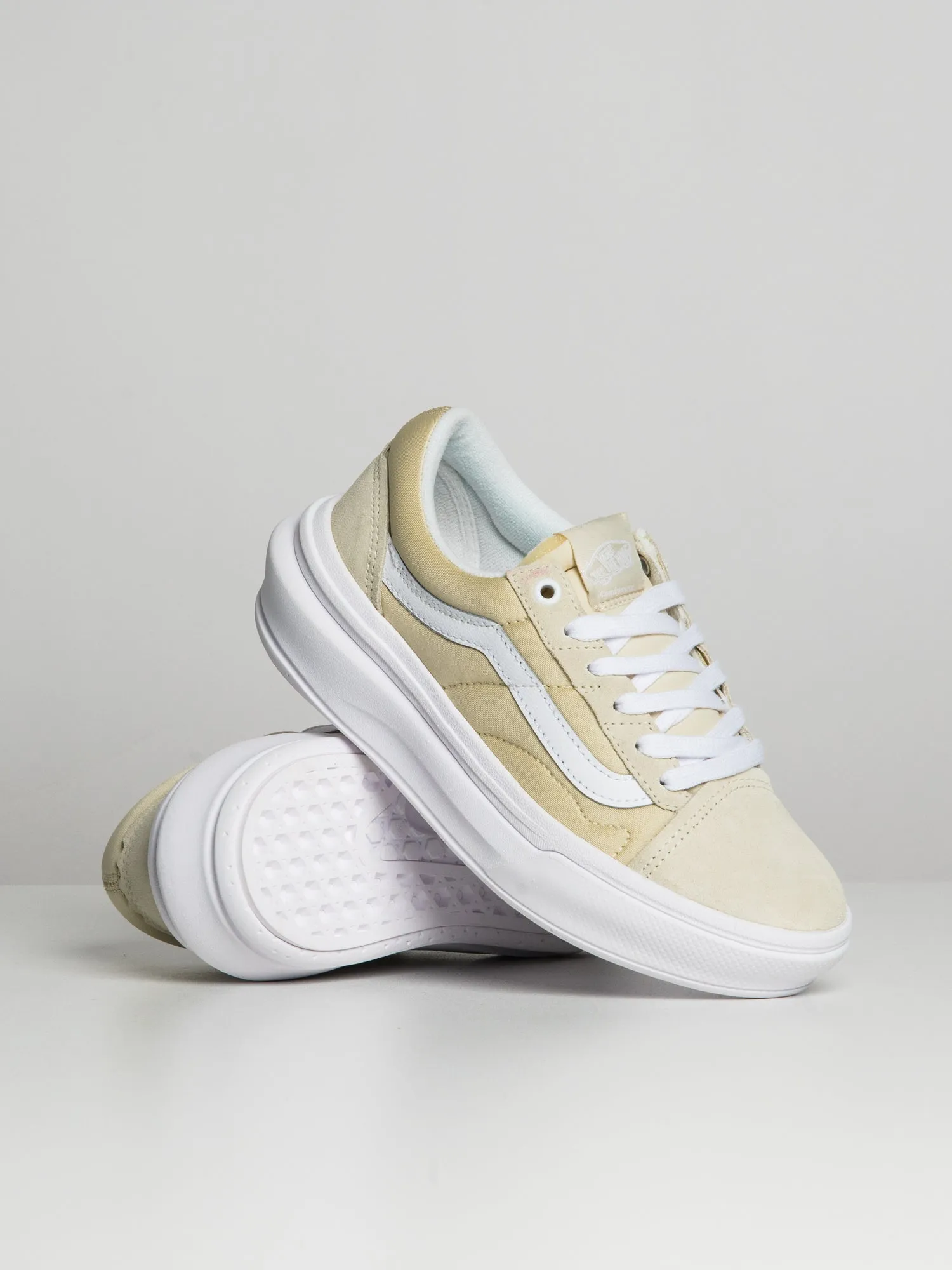 WOMENS VANS COMFYCUSH OLD SKOOL OVERT - CLEARANCE sold by Blackwell product image thumbnail 2